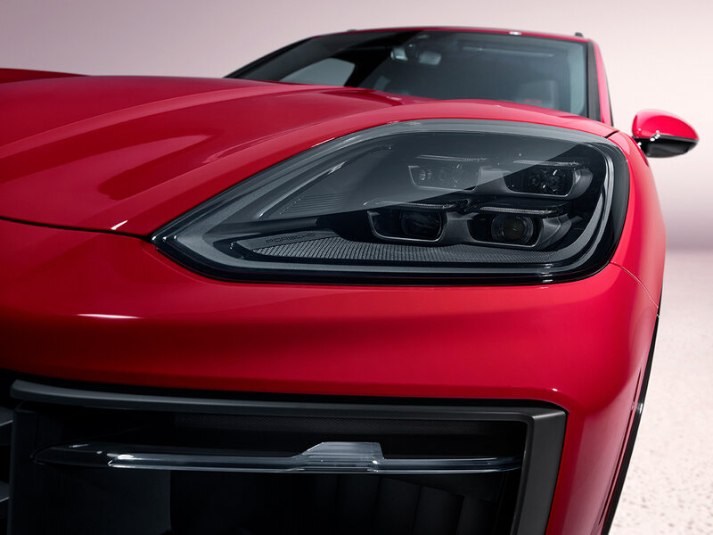 Detailaufnahme der Front eines roten Porsche mit HD-Matrix-LED-Hauptscheinwerfer.