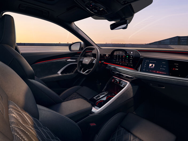 Innenraum des Audi SQ5 Sportback mit Audi virtual cockpit, Touchdisplay, Sportsitzen und hochwertiger Verarbeitung