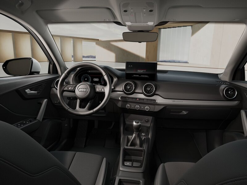 Innenraum des Audi Q2 mit digitalem Cockpit, MMI Touchdisplay und klarer, fahrerorientierter Gestaltung