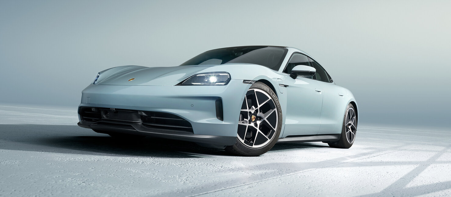 Porsche Taycon in Blau