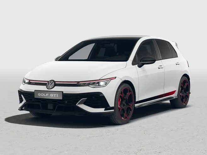 Golf GTI Edition 50 Frontaufnahme vor neutralem Hintergrund